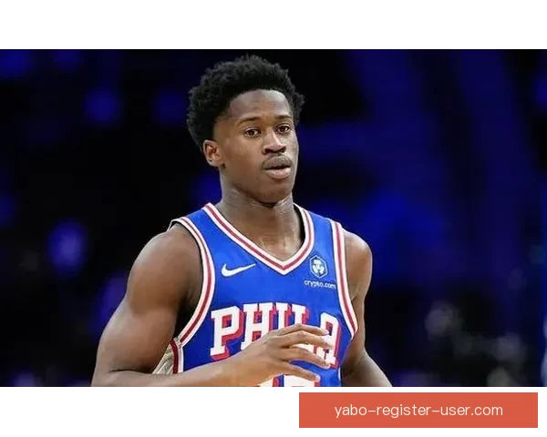 埃奇库姆伤愈复出砍下22分13篮板 76人连续两季横扫爵士 贝利豪取25分